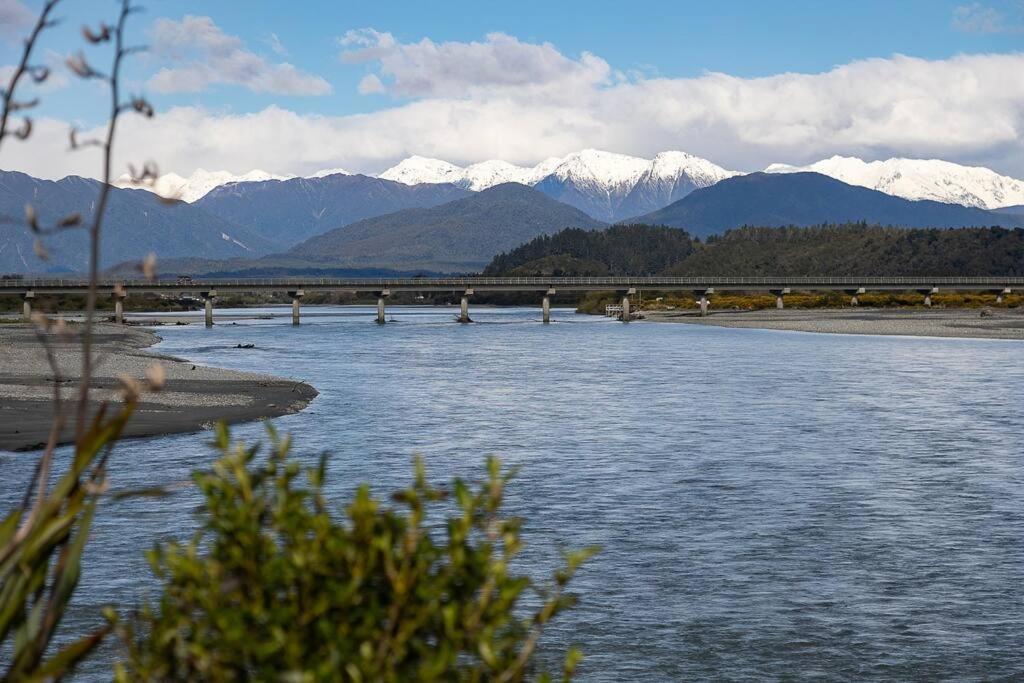 Sunset View Point Villa Hokitika Exterior photo